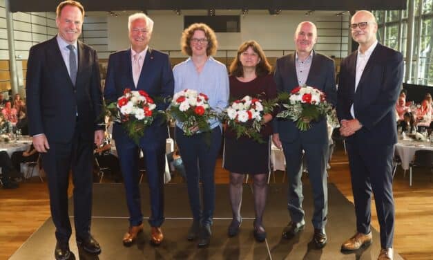 Stadt Düsseldorf ehrt 300 Jubilare