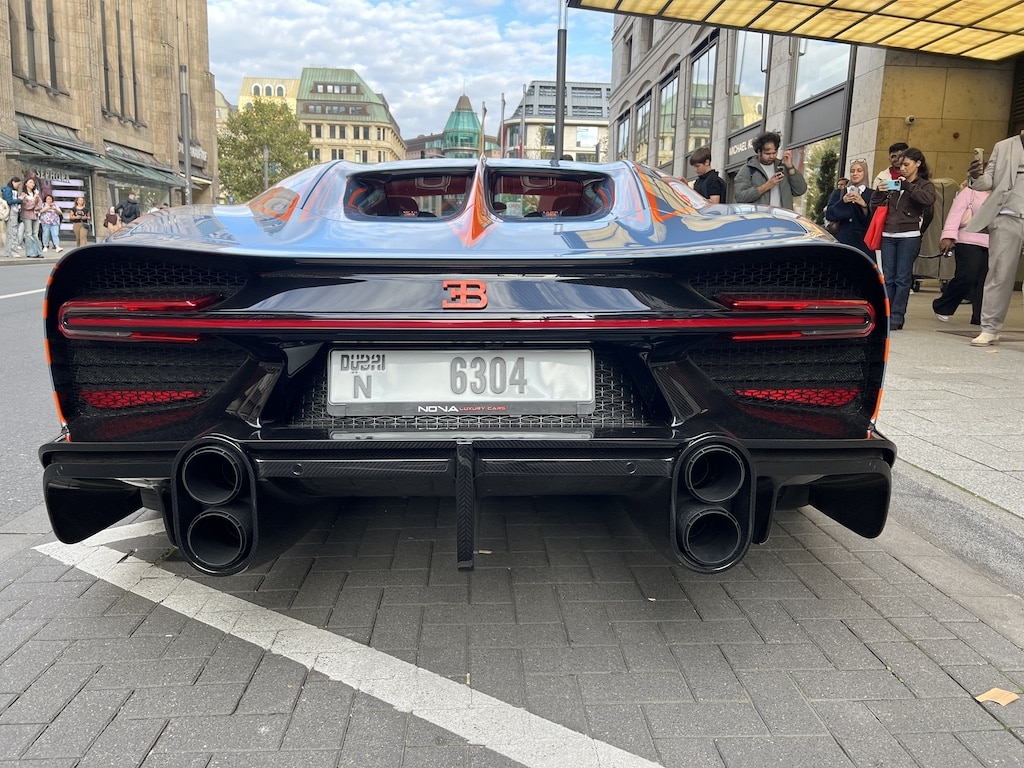 Bugatti Chiron Super Sport löst Carspotteralarm aus © Lokalbüro Bugatti Chiron Super Sport löst Carspotteralarm aus © Lokalbüro