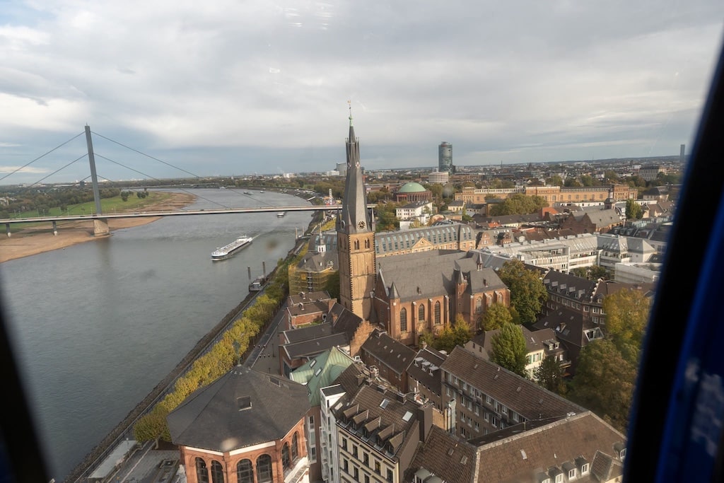 Blick von oben auf den Rhein © LB / Olaf Oidtmann