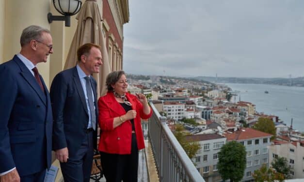 OB Keller wirbt in Istanbul für Düsseldorf als Wirtschaftsstandort