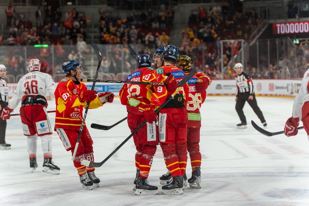 Die Düsseldorfer EG hat mit 6:1 (4:0, 1:1, 1:0) gegen den EC Bad Nauheim gewonnen © LB / Olaf Oidtmann
