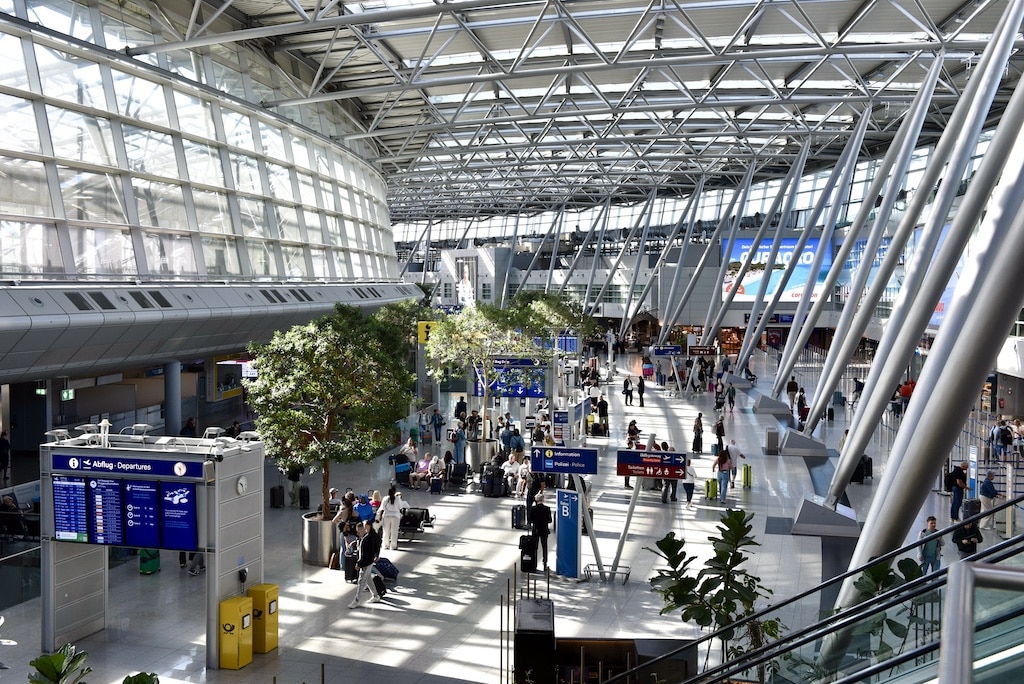 Symbolbild Abflugebene Flughafen Düsseldorf © Lokalbüro