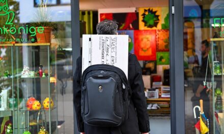 Düsseldorfer Narrencollegium spendet 2.000 Euro für zwei gute Zwecke