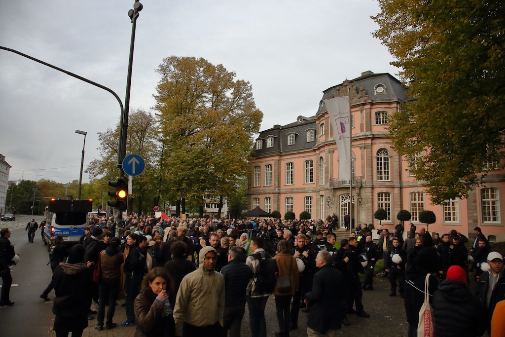 Demo vor Schloß Jägerhof gegen AFD © Dirk Schmidt