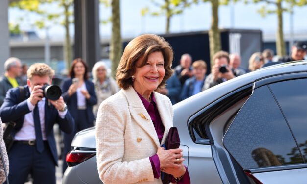Königin Silvia erhält in Düsseldorf den „Preis für Kindeswohl“