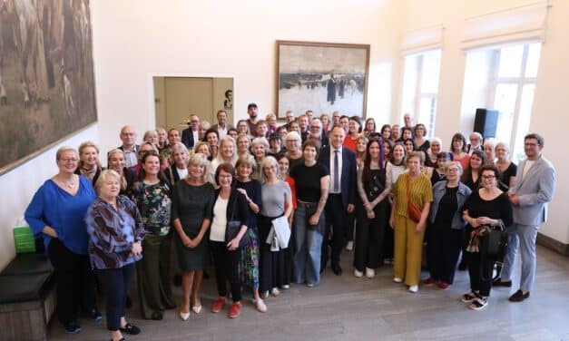 Oberbürgermeister Keller dankt Engagierten von BürgerStiftung und Housing First