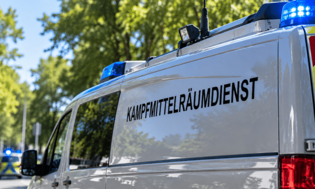 Update ! Kontrollierte Sprengung am Rheinufer: Drei Panzerfäuste in Kaiserswerth unschädlich gemacht