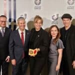 Mona Neubaur mit Josef-Neuberger-Medaille ausgezeichnet