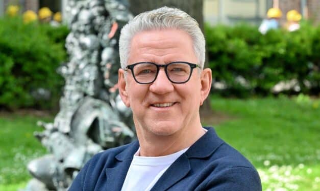 Karneval trifft Hospiz: Lothar Hörning wird Schirmherr