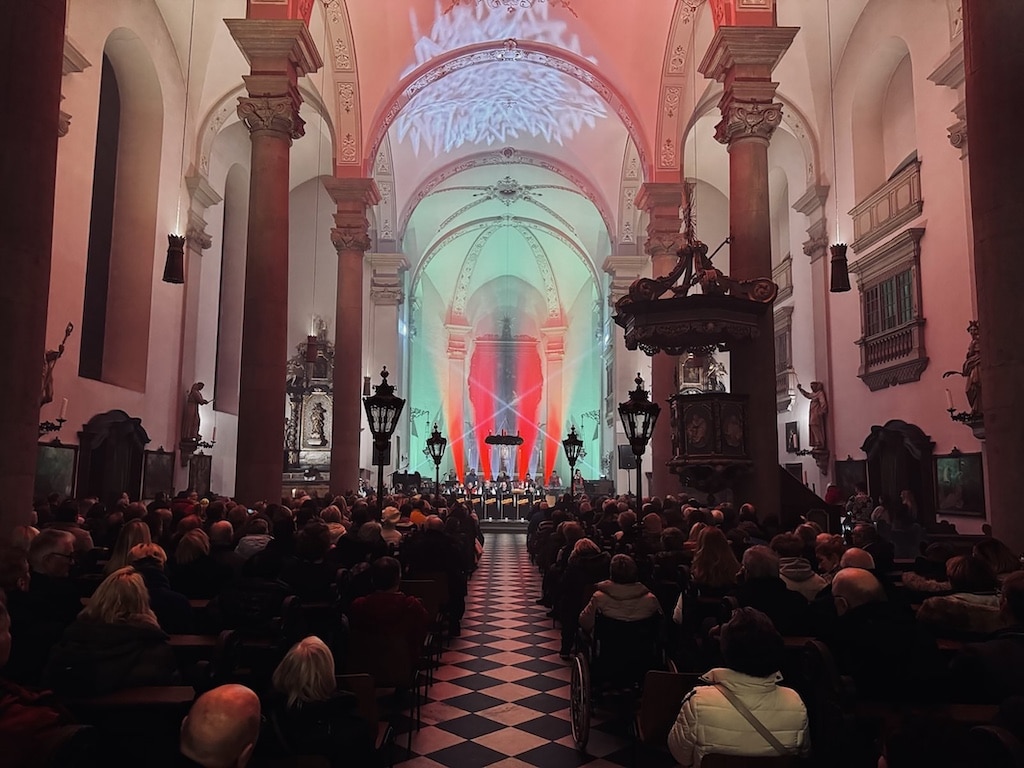 Die Kirche St. Maximilian ist erneut Schauplatz der beiden Weihnachts- konzerte. © Alexander Raubal